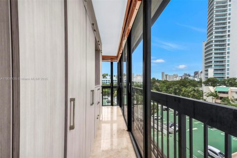 Condominio en alquiler en Miami, Florida, 2 dormitorios, 135.64 m2 № 2013100 - foto 15