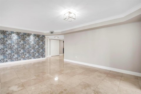 Condominio en alquiler en Miami, Florida, 2 dormitorios, 135.64 m2 № 2013100 - foto 12