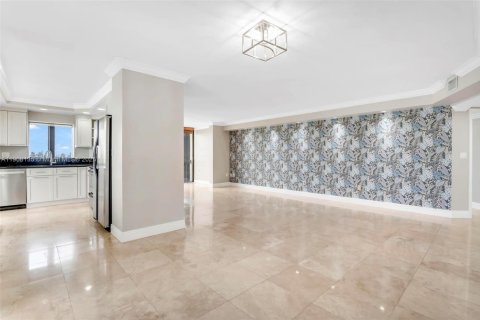 Condominio en alquiler en Miami, Florida, 2 dormitorios, 135.64 m2 № 2013100 - foto 10