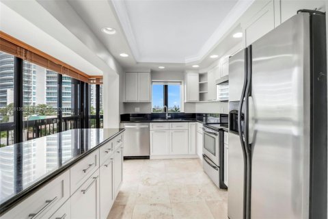 Condominio en alquiler en Miami, Florida, 2 dormitorios, 135.64 m2 № 2013100 - foto 16