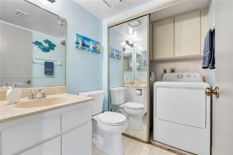 Townhouse in Tamarac, Florida 3 bedrooms, 138.24 sq.m. № 1954779 - photo 8