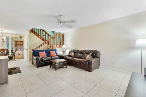 Townhouse in Tamarac, Florida 3 bedrooms, 138.24 sq.m. № 1954779 - photo 4