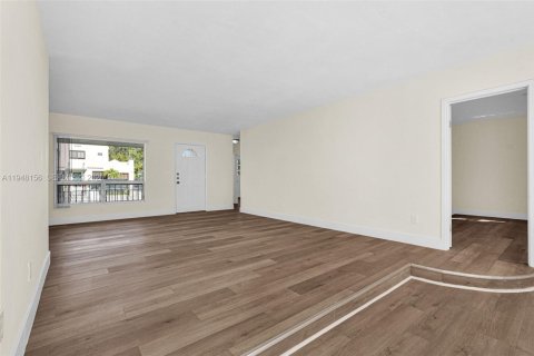 Снять в аренду виллу или дом в Майами, Флорида 3 спальни, 144.74м2, № 2006587 - фото 29