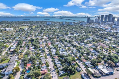 Снять в аренду виллу или дом в Майами, Флорида 3 спальни, 144.74м2, № 2006587 - фото 22