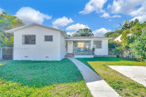 Снять в аренду виллу или дом в Майами, Флорида 3 спальни, 144.74м2, № 2006587 - фото 11