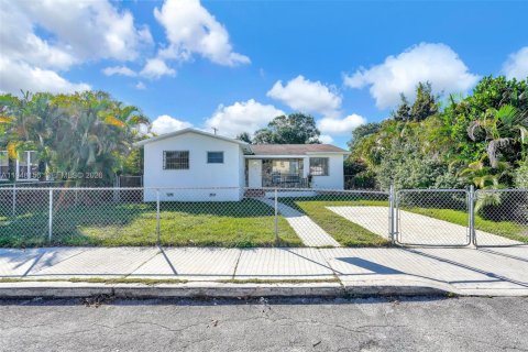 Снять в аренду виллу или дом в Майами, Флорида 3 спальни, 144.74м2, № 2006587 - фото 8