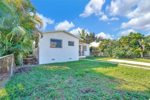 Снять в аренду виллу или дом в Майами, Флорида 3 спальни, 144.74м2, № 2006587 - фото 9