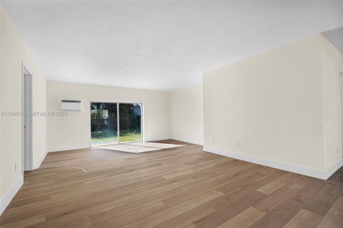 Снять в аренду виллу или дом в Майами, Флорида 3 спальни, 144.74м2, № 2006587 - фото 27