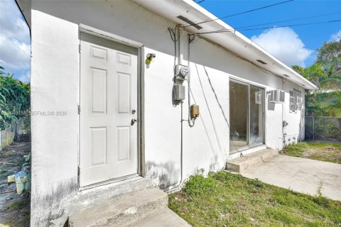 Снять в аренду виллу или дом в Майами, Флорида 3 спальни, 144.74м2, № 2006587 - фото 16