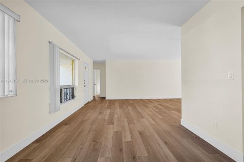 Снять в аренду виллу или дом в Майами, Флорида 3 спальни, 144.74м2, № 2006587 - фото 25