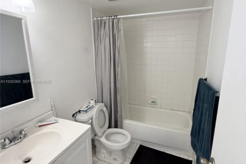 Copropriété à vendre à Miami, Floride: 2 chambres, 74.32 m2 № 1989044 - photo 9