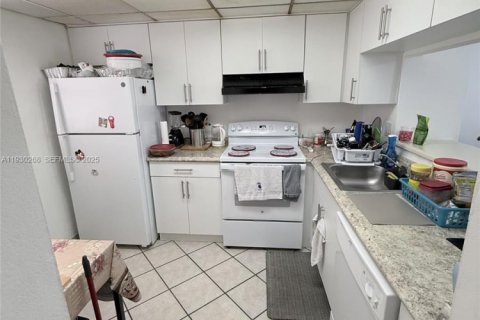 Copropriété à vendre à Miami, Floride: 2 chambres, 74.32 m2 № 1989044 - photo 3
