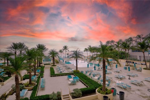 Condominio en venta en Hollywood, Florida, 1 dormitorio, 69.21 m2 № 1923106 - foto 15