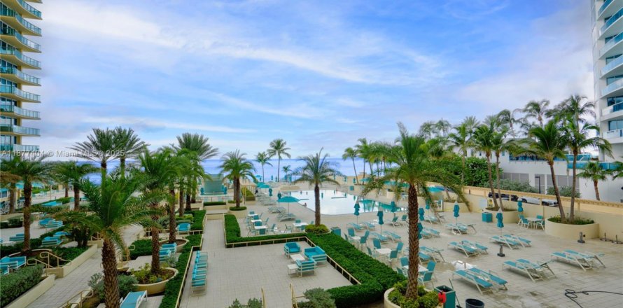 Condominio en Hollywood, Florida, 1 dormitorio № 1923106