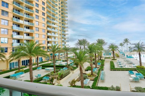 Condominio en venta en Hollywood, Florida, 1 dormitorio, 69.21 m2 № 1923106 - foto 18
