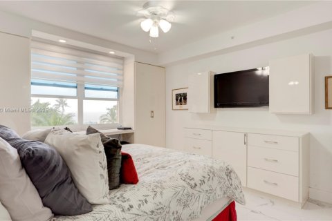 Condominio en venta en Hollywood, Florida, 1 dormitorio, 69.21 m2 № 1923106 - foto 12