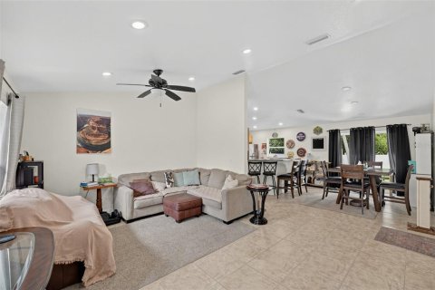 Villa ou maison à vendre à Port Charlotte, Floride: 3 chambres, 129.69 m2 № 2408409 - photo 13