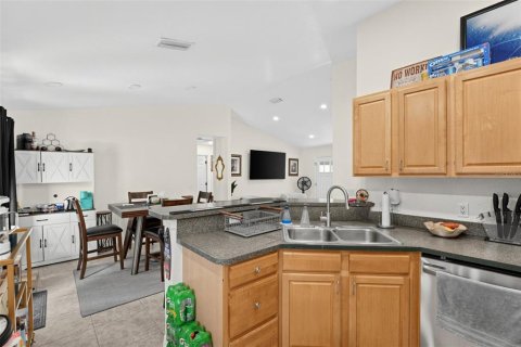 Villa ou maison à vendre à Port Charlotte, Floride: 3 chambres, 129.69 m2 № 2408409 - photo 16