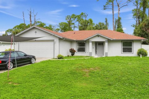 Villa ou maison à vendre à Port Charlotte, Floride: 3 chambres, 129.69 m2 № 2408409 - photo 4