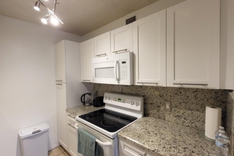 Condominio en alquiler en Pompano Beach, Florida, 2 dormitorios, 84.82 m2 № 1168546 - foto 1