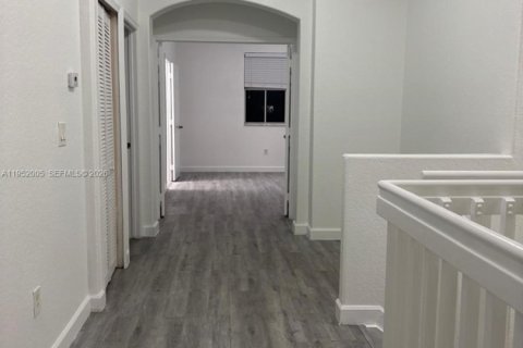 Townhouse in Homestead, Florida 3 bedrooms, 158.31 sq.m. № 2007589 - photo 9