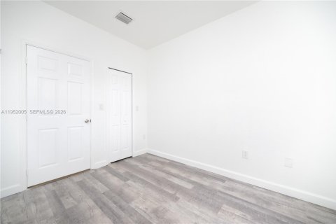 Townhouse in Homestead, Florida 3 bedrooms, 158.31 sq.m. № 2007589 - photo 25