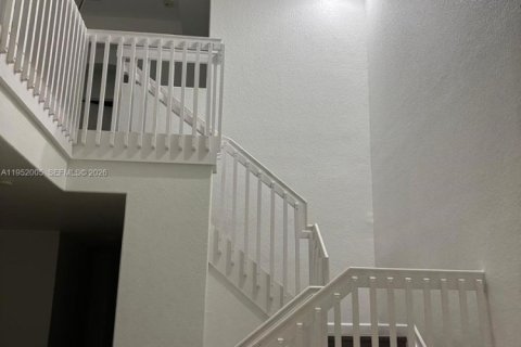 Townhouse in Homestead, Florida 3 bedrooms, 158.31 sq.m. № 2007589 - photo 8