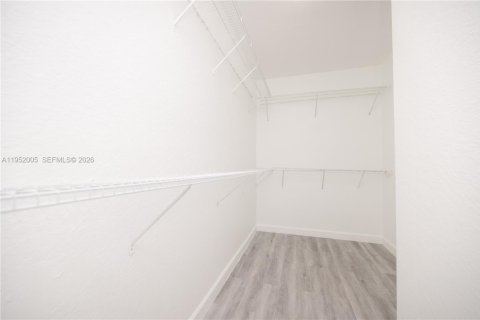 Townhouse in Homestead, Florida 3 bedrooms, 158.31 sq.m. № 2007589 - photo 21