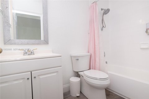 Townhouse in Homestead, Florida 3 bedrooms, 158.31 sq.m. № 2007589 - photo 27