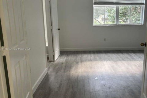 Townhouse in Homestead, Florida 3 bedrooms, 158.31 sq.m. № 2007589 - photo 12