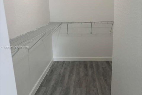 Townhouse in Homestead, Florida 3 bedrooms, 158.31 sq.m. № 2007589 - photo 14