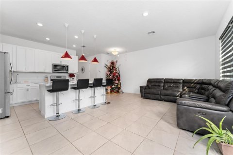 Townhouse in Davenport, Florida 3 bedrooms, 150.87 sq.m. № 1854321 - photo 9