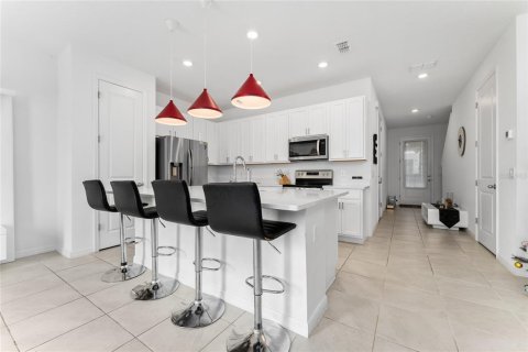 Townhouse in Davenport, Florida 3 bedrooms, 150.87 sq.m. № 1854321 - photo 10