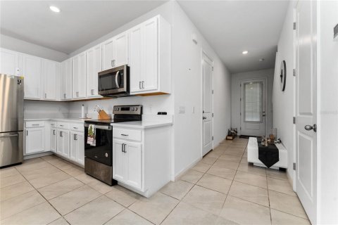 Townhouse in Davenport, Florida 3 bedrooms, 150.87 sq.m. № 1854321 - photo 6