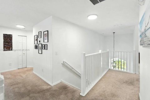 Casa en venta en Kissimmee, Florida, 8 dormitorios, 268.49 m2 № 1952701 - foto 23