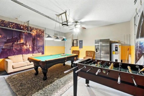 Casa en venta en Kissimmee, Florida, 8 dormitorios, 268.49 m2 № 1952701 - foto 13
