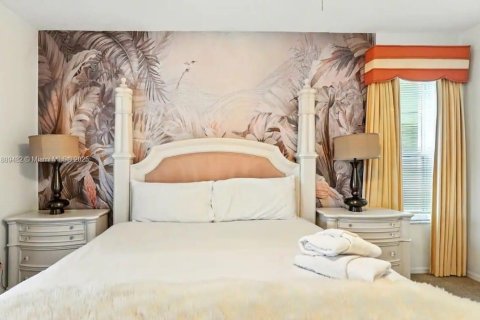 Casa en venta en Kissimmee, Florida, 8 dormitorios, 268.49 m2 № 1952701 - foto 8