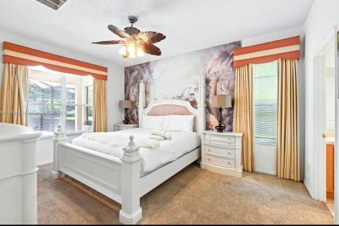 Casa en venta en Kissimmee, Florida, 8 dormitorios, 268.49 m2 № 1952701 - foto 16