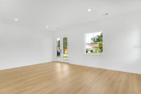 House in Apopka, Florida 4 bedrooms, 161.19 sq.m. № 1808527 - photo 8