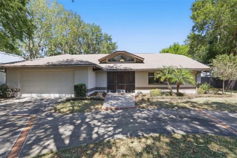 House in Haines City, Florida 3 bedrooms, 314.94 sq.m. № 1591494 - photo 1