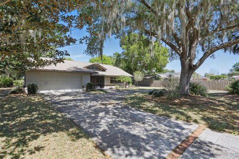 House in Haines City, Florida 3 bedrooms, 314.94 sq.m. № 1591494 - photo 2