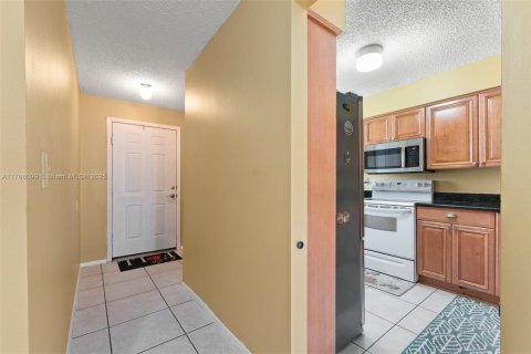 House in St. Lucie, Florida 2 bedrooms, 100.15 sq.m. № 1702280 - photo 2