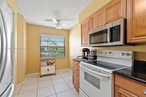 House in St. Lucie, Florida 2 bedrooms, 100.15 sq.m. № 1702280 - photo 4