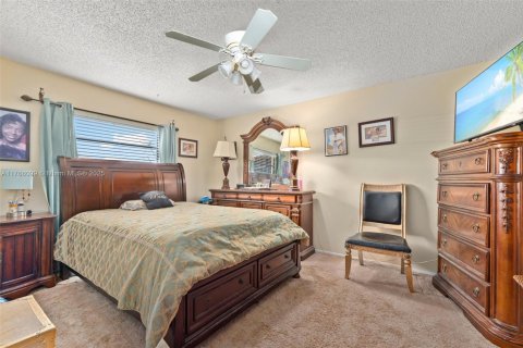 House in St. Lucie, Florida 2 bedrooms, 100.15 sq.m. № 1702280 - photo 11
