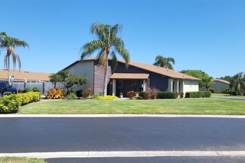 House in St. Lucie, Florida 2 bedrooms, 100.15 sq.m. № 1702280 - photo 21