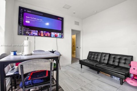 Купить виллу или дом в Хомстед, Флорида 5 спален, 273.5м2, № 2047925 - фото 24