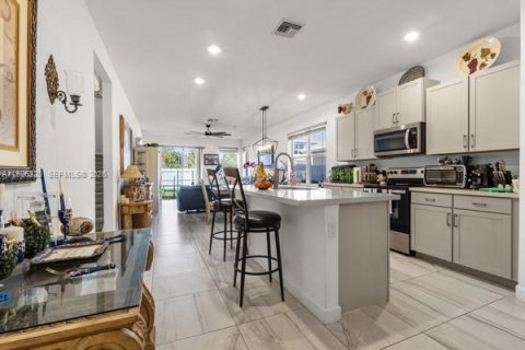 Купить виллу или дом в Хомстед, Флорида 5 спален, 273.5м2, № 2047925 - фото 5