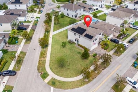 Купить виллу или дом в Хомстед, Флорида 5 спален, 273.5м2, № 2047925 - фото 2