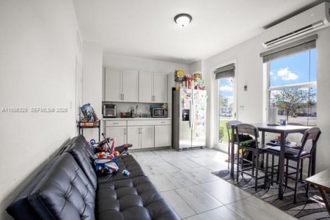 Купить виллу или дом в Хомстед, Флорида 5 спален, 273.5м2, № 2047925 - фото 25