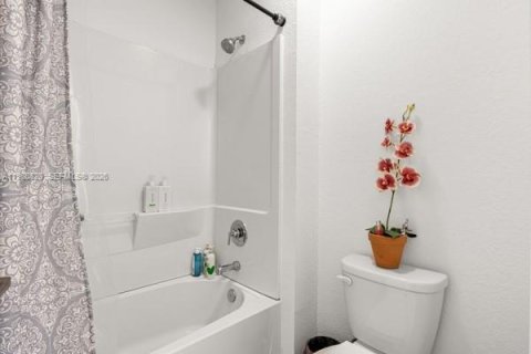 Купить виллу или дом в Хомстед, Флорида 5 спален, 273.5м2, № 2047925 - фото 21